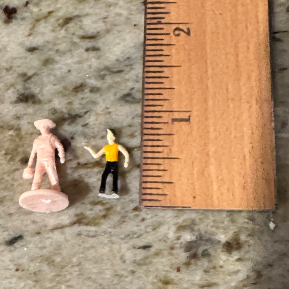 Set of Miniature Model Figures and Accessories Set for dept 56 or RR display. - Picture 6 of 6